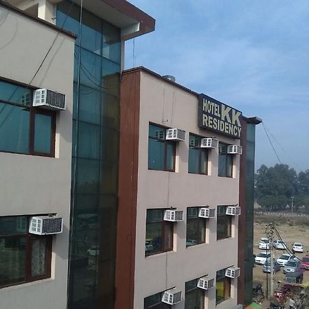 Hotel Kk Residency Chandīgarh Buitenkant foto