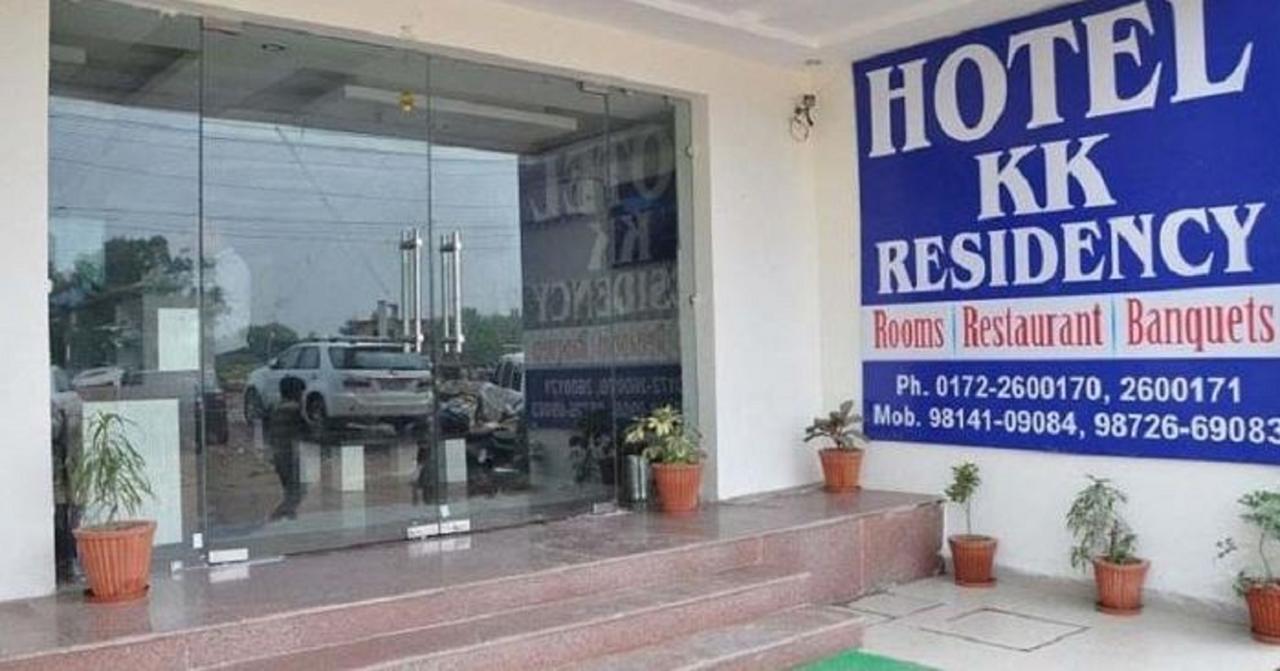 Hotel Kk Residency Chandīgarh Buitenkant foto