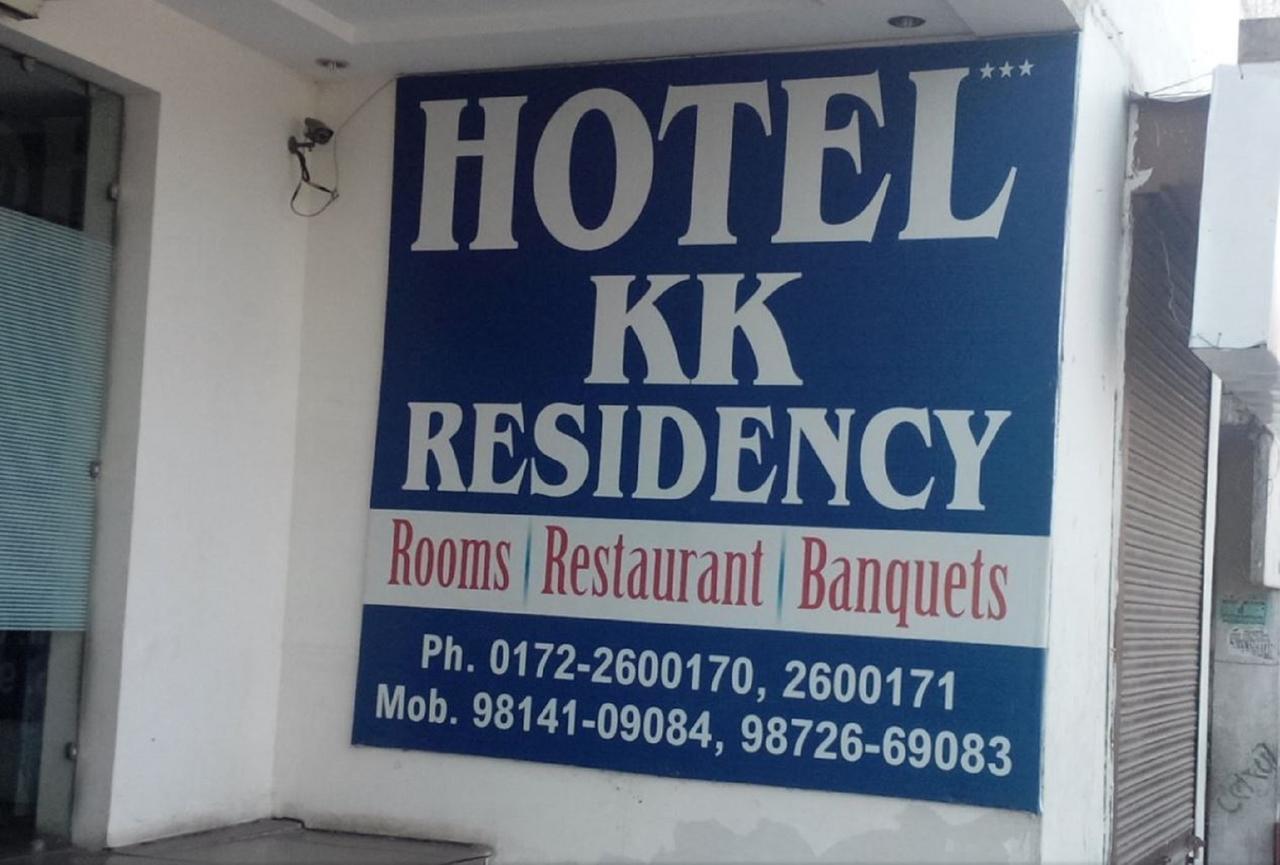 Hotel Kk Residency Chandīgarh Buitenkant foto