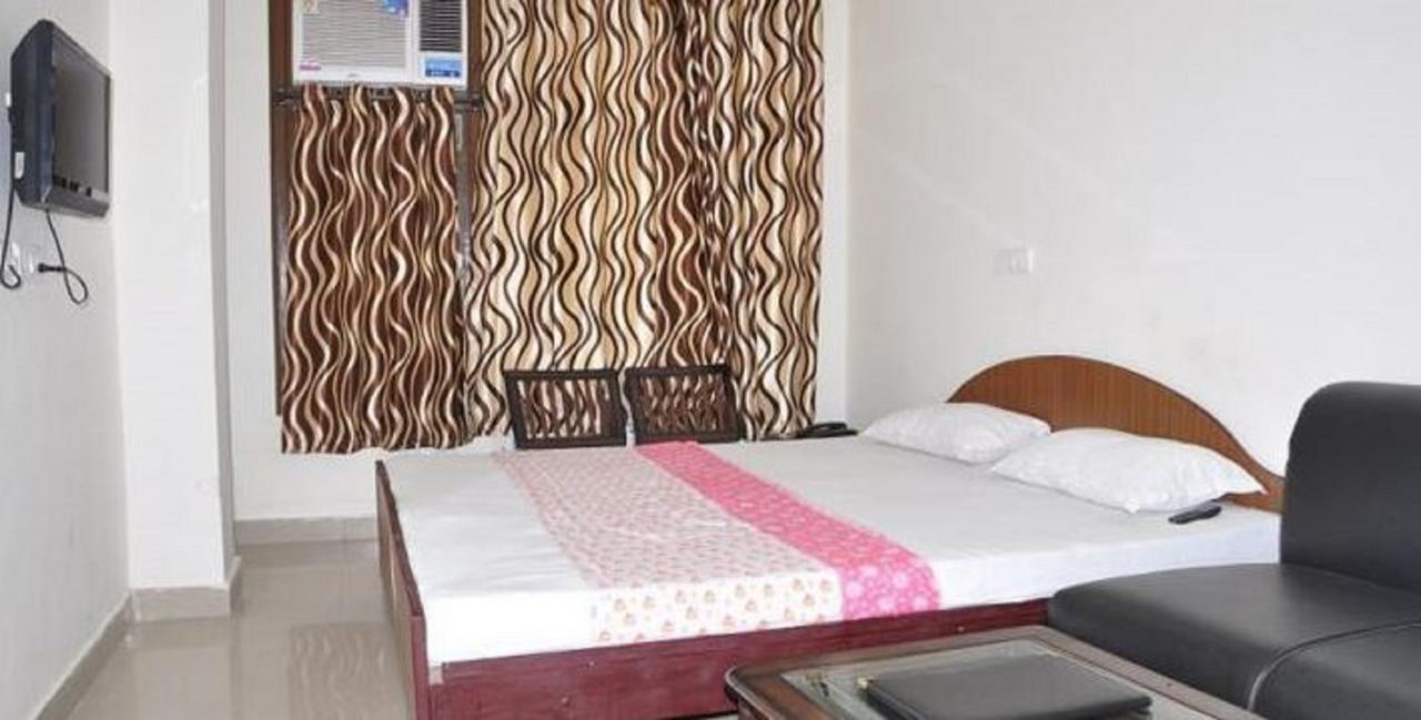 Hotel Kk Residency Chandīgarh Buitenkant foto