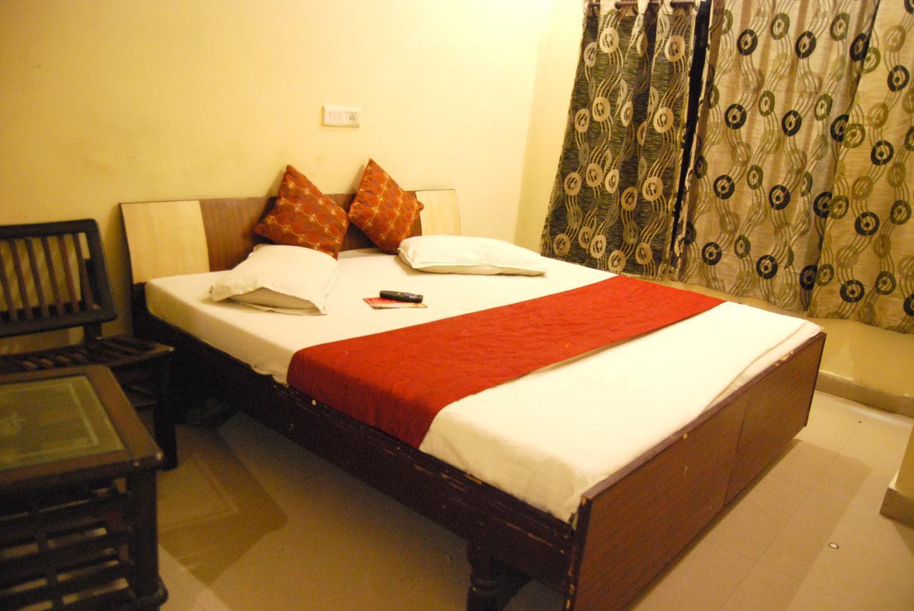 Hotel Kk Residency Chandīgarh Buitenkant foto